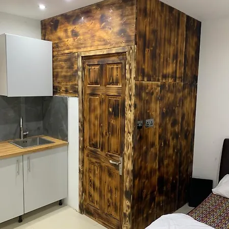 Happy House Apartment *